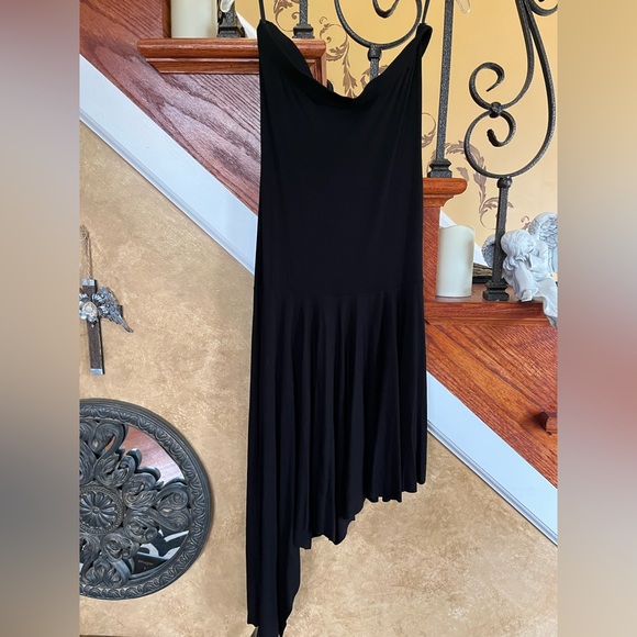 Ariella Black Strapless Asymmetrical Hem With Removable Flower Mini Dress - Picture 6 of 10